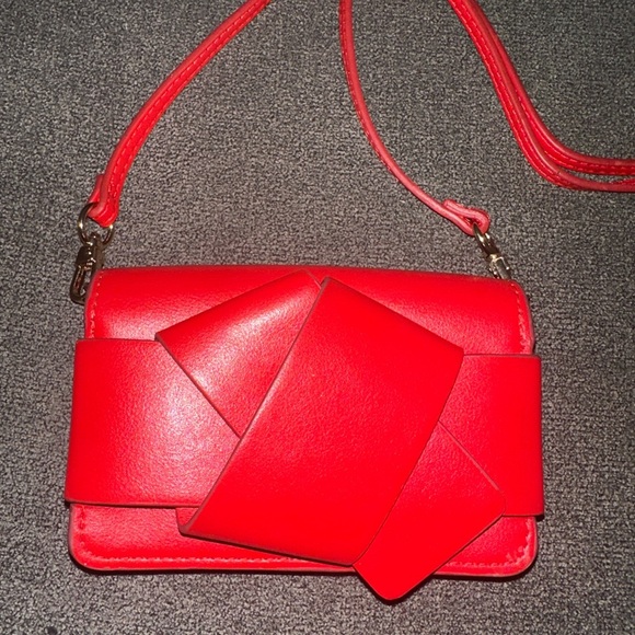 ON 34TH Red Faux Leather Bow Crossbody Bag with Wallet Interior - Picture 2 of 5